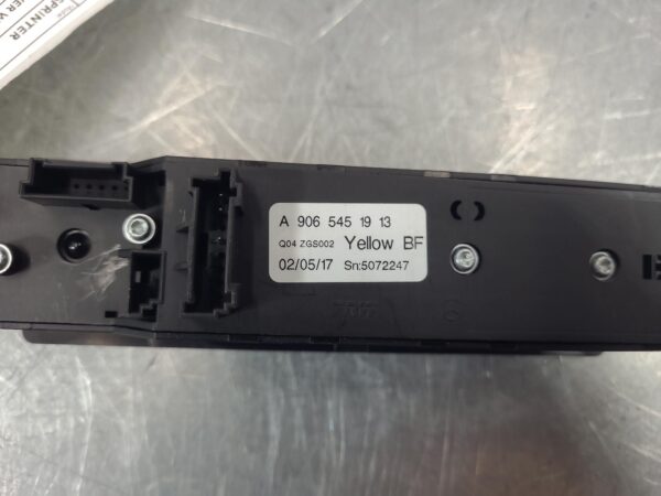 Mercedes Sprinter NCV3 LH Front Power Window Switch 2006–2018 - Image 8