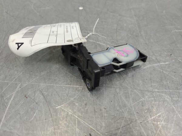 Renault Trafic X82 Air Flow Meter 2019–Present - Image 4
