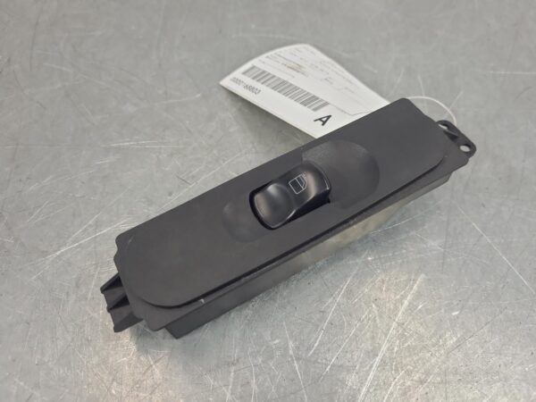 Mercedes Sprinter NCV3 LH Front Power Window Switch 2006–2018 - Image 2