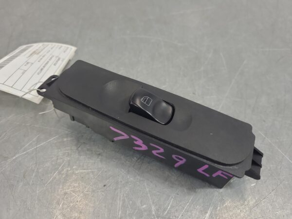 Mercedes Sprinter NCV3 LH Front Power Window Switch 2006–2018 - Image 3