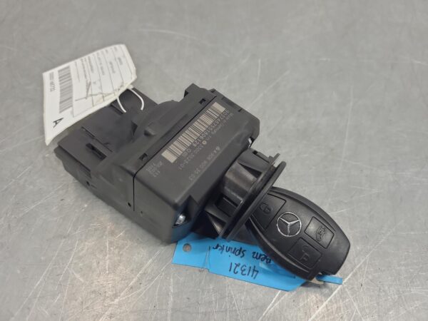 Mercedes Sprinter NCV3 Ignition W/ Key Auto T/M 2006–2018