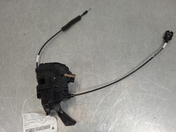 Renault Trafic X82 LH Front Door Lock Non-Deadlocking 2015–Present - Image 4