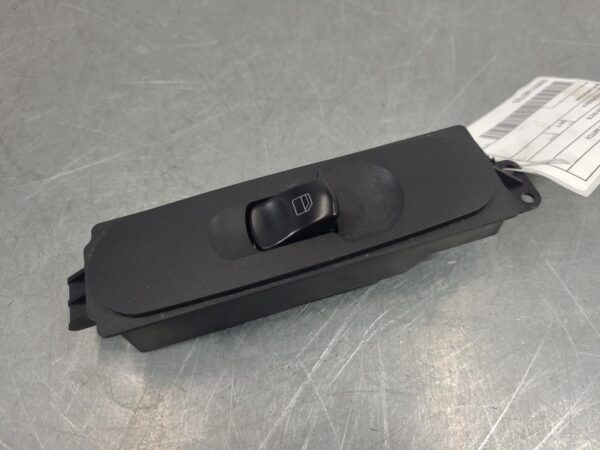 Mercedes Sprinter NCV3 LH Front Power Window Switch 2006–2018 - Image 2