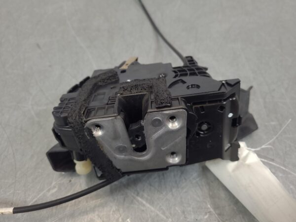 Renault Trafic X82 LH Front Door Lock Non-Deadlocking 2015–Present - Image 3