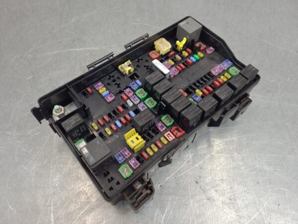 RAM 2500/3500 2020-2026 FUSE BOX DJ/D2, 07/20- - Image 2