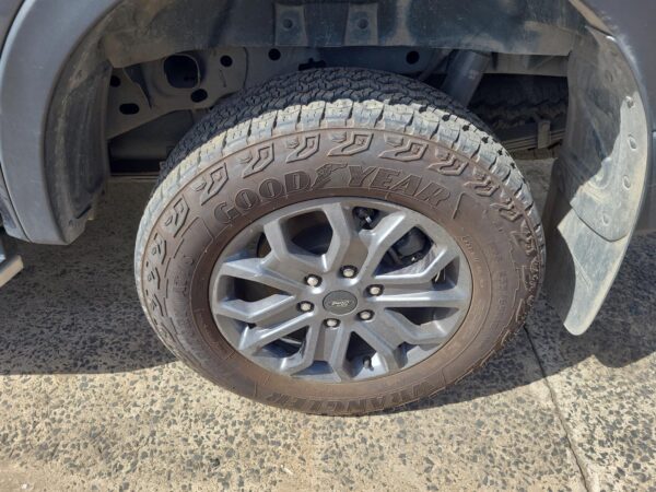 FORD RANGER 2022-2026 WHEEL ALLOY RA, FACTORY, 18X7.5IN, 6 Y SPOKE, GREY, 05/22- - Image 10