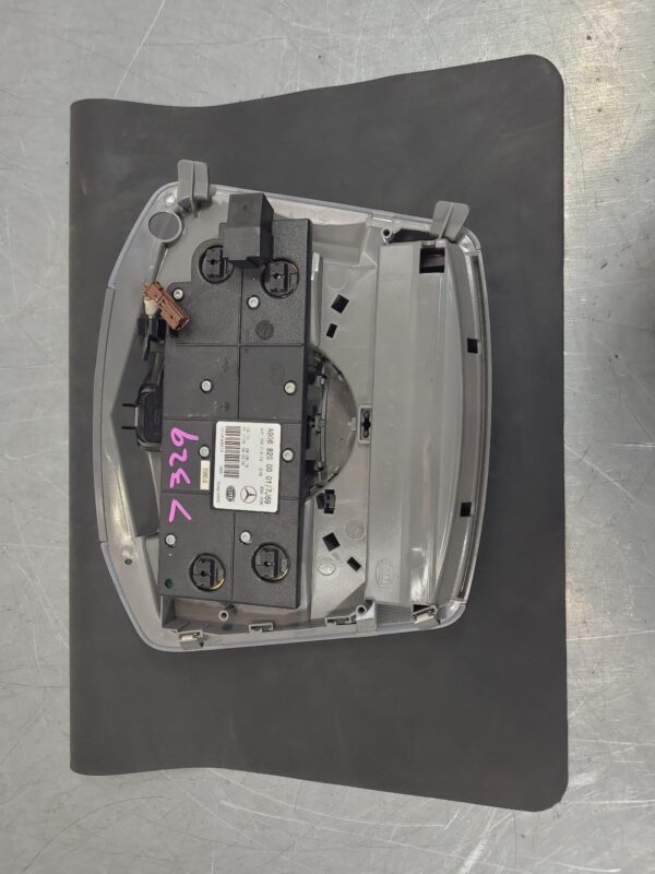 MERCEDES SPRINTER 2006-2018 COURTESY LIGHT VAN 10/06-04/18 - Image 5