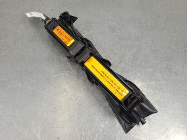 NISSAN NAVARA 2015-2026 JACK/TOOL KIT NP300, 04/15-01/26 - Image 2